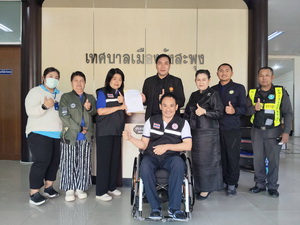 เครือข่ายเหยื่อเมาแล้วขับ จังหวัดเลย นำหนังสือขอบคุณไปมอบให้แก่ นายกเทศมนตรีเทศบาลเมืองวังสะพุง 